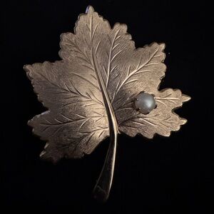Sarah Coventry Gold Leaf Brooch with Pearl Accent